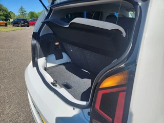 Volkswagen up! Volkswagen up! Up 1.0 TSI 90pk! HIGH Clima, Cruise, PDC, 15 inch lichtmetaal - afbeelding nr 20