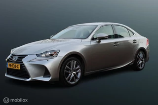 Lexus IS 300h Hybrid Business Line, Stoelverw, Camera, Pdc voor + achter, Cruise, Half Leder, Navi, 17 inch Lmv.