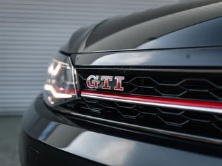 Volkswagen Polo Volkswagen Polo 2.0 TSI GTI Pano Beats Navi Alcantara VOL!! - afbeelding nr 4