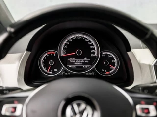 Volkswagen up! (SCHUIFDAK, LEDER, BLUETOOTH, STOELVERWARMING, GETINT GLAS, PARKEERSENSOREN, CRUISE, ZWART HEMEL, LM VELGEN, NIEUWSTAAT) - afbeelding nr 21