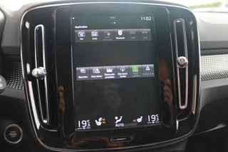 Volvo XC40 Volvo XC40 T5 Recharge R-Design | Panoramadak | Stoelverwarming | Parkeercamera | Keyless | Glossy Black - afbeelding nr 29