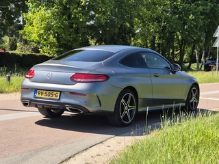 Mercedes-Benz C-Klasse Mercedes-Benz C-Klasse Coupé 180 Premium *AMG pakket* Mat grijs | NL auto! - afbeelding nr 3