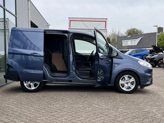 Ford Transit Courier Ford Transit Courier 1.5 TDCI Limited Camera Climate Navi Cruise Stoelverwarming Voorruitverwarming 16