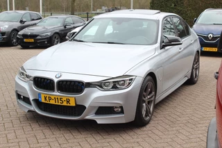 BMW 3 Serie BMW 3 Serie 330e Centennial Exe. M Sport / Schuifdak / Alcantara / 18'' / Navigatie / Parkeerhulp achter / Cruise Control - afbeelding nr 4