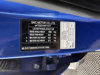 MG ZS EV MG ZS EV MG Luxury 45 kWh (INCL-BTW) *PANO | FULL-LEATHER | CCS-FASTLOADER | KEYLESS | NAVI-FULLMAP | ADAPTIVE-CRUISE | CAMERA | HEATED-SPORT-SEATS | CARPLAY | BLINDSPOT | DAB | LANE-ASSIST | 17