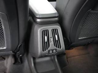 BMW 2 Serie BMW 2-serie Active Tourer 220i M-Sport HARMAN KARDON AUDIO| PANO |360 CAMERA | MEMORY SEAT - afbeelding nr 24