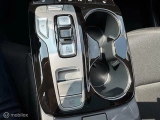 Hyundai Tucson Hyundai Tucson 1.6 T MHEV BlackLine 4WD Automaat , Trekhaak 1.650kg Trekgewicht ,  Panorama Dak , Stoel & Stuur verwarming ,  Navigatie & Camera , Parkeerhulp voor & achter, Keyless entry , Electr Achter klep , IQ telefoonlader - afbeelding nr 25