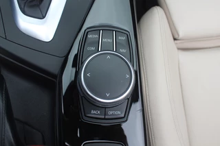 BMW 2 Serie BMW 2 Serie Cabrio M240i xDrive High Exe. M Sport / Camera / Leder / Harman Kardon / 18'' / Keyless / Navigatie / Stuurverwarming / DAB / Windscherm / Stoelverwarming / Cruise Control - afbeelding nr 31