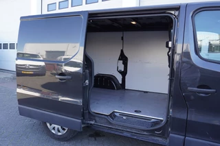 Opel Vivaro - Airco - Navi - Cruise - Achteruitrijcamera - € 10.950,- Excl. - afbeelding nr 8