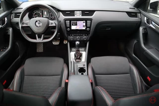 Škoda Octavia Skoda Octavia Combi 2.0 TSI RS DSG 220 PK / 1e eig / Stoelverwarming / Cruise / Xenon - afbeelding nr 19