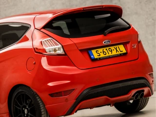 Ford Fiesta Ford Fiesta 1.6 ST1 213Pk (BLUETOOTH, GETINT GLAS, LM VELGEN, SPORTSTOELEN, PARKEERSENSOREN, ELEK RAMEN, NIEUWE APK, NIEUWSTAAT) - afbeelding nr 12