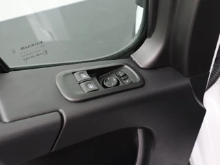 Renault Master Renault Master 2.3DCi 145PK Bakwagen+Laadklep | Trekhaak | Dakspoiler | Zijdeur | Betimmering | 3-Persoons - afbeelding nr 9