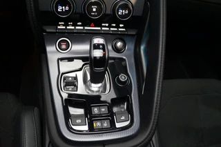 Jaguar F-Type Jaguar F-Type P300, 2.0T R-Dynamic like new (2019) - afbeelding nr 13