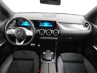 Mercedes-Benz B-Klasse Mercedes-Benz B-Klasse 180 AMG // Panoramadak // Camera // Augemented Reality // Carplay // Elek. Achterklep // Night Pakket // Cruise Control - afbeelding nr 17