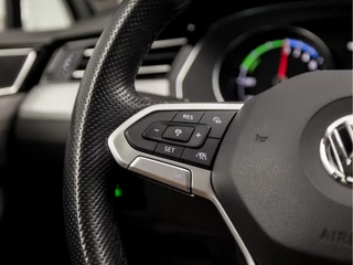 Volkswagen Passat Volkswagen Passat Variant 1.4 TSI PHEV GTE Business 218Pk Automaat (DRAADLOOS APPLE CARPLAY, GROOT NAVI, CLIMATE, LEDER/ALCANTARA, TREKHAAK, STOELVERWARMING, CAMERA, ADAPTIVE CRUISE, KEYLESS, NIEUWSTAAT) - afbeelding nr 20