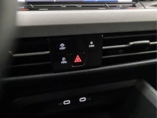 Volkswagen Golf Automaat (APPLE CARPLAY, GROOT NAVI, STUUR/STOELVERWARMING, GETINT GLAS, SPORTSTOELEN, PARKEERSENSOREN, ADAPTIVE CRUISE, DAB+, NIEUWE APK, NIEUWSTAAT) - afbeelding nr 10