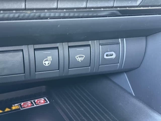 Toyota C-HR Toyota C-HR 1.8 Hybrid 140 Executive|JBL|ACC|PANO - afbeelding nr 40