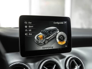 Mercedes-Benz CLA Mercedes-Benz CLA-Klasse Shooting Brake 200 AMG Aut. | Night pakket | Licht-/zichtpakket | Navi Garmin | Apple Carplay / Android auto | Stoelverwarming | LED HighPerform. | Active Park Assist | - afbeelding nr 17
