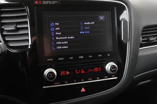 Mitsubishi Outlander Mitsubishi Outlander 2.4 PHEV Intense+ | Schuifdak | Stoelverwarming |  360 camera | Carplay | Navigatie | Full LED | Stuurverwarming | Keyless | Dodehoek detectie - afbeelding nr 27
