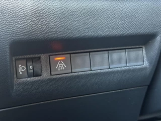 Peugeot 2008 Peugeot 2008 1.2 PureTech Style Trekhaak Camera Led Cruise Clima Carplay Navigatie - afbeelding nr 36