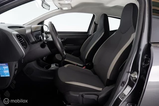 Toyota Aygo Toyota Aygo 1.0 VVT-i 72pk X-Play applecarplay|airco|camera|dab|5drs - afbeelding nr 5