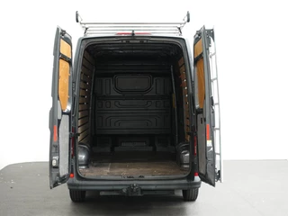 Volkswagen Crafter Volkswagen Crafter 30 2.0 TDI L3H3 Highline Trekhaak Apple Carplay Navigatie Cruise Control Camera MF Stuurwiel imperiaal + Trap - afbeelding nr 14