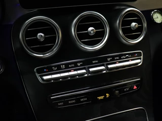 Mercedes-Benz C-Klasse Mercedes-Benz C-Klasse Coupé 200 AMG [SFEERVERLICHTING, APPLE CARPLAY, ANDROID, CAMERA, VOL LEDER, CRUISE, STOELEN ELEKTRISCH, FLIPPERS, NIEUWSTAAT] - afbeelding nr 19