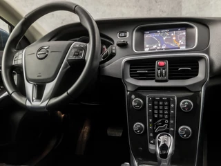 Volvo V40 Automaat (PANORAMADAK, NAVIGATIE, CAMERA, GETINT GLAS, STOELVERWARMING, SPORTSTOELEN, KEYLESS, LED KOPLAMPEN, PARKEERSENSOREN, NIEUWSTAAT) - afbeelding nr 7