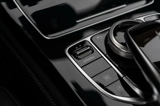 Mercedes-Benz GLC Mercedes GLC-klasse 250 4MATIC AMG Pano / Burmester / Trekhaak - afbeelding nr 20