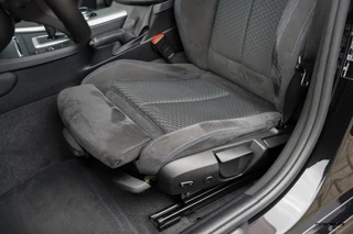 BMW 1 Serie BMW 1-serie M140i LCI2 | Navi Pro | Camera | HK | Stuurverwarming | Alcantara | Adaptief onderstel | 5-deurs - afbeelding nr 37