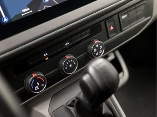 Volkswagen Transporter 150Pk Automaat (APPLE CARPLAY, GROOT NAVI, 3 ZITS, ADAPTIVE CRUISE, PARKEERSENSOREN, LM VELGEN, NIEUWE APK, NIEUWSTAAT) - afbeelding nr 8