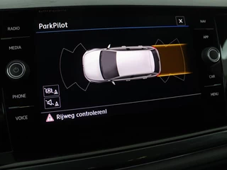 Volkswagen Polo Volkswagen Polo 1.0 TSI Highline | Stoelverwarming |  Parkeerhulp | Adaptive cruise | Navigatie | Bluetooth | Climate control | Getint glas - afbeelding nr 13