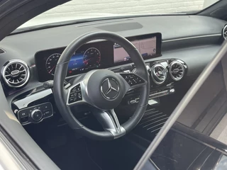 Mercedes-Benz A-Klasse Mercedes-Benz A-Klasse 180 Luxury Line | Facelift | Pano | Ambiente | Camera | CarPlay | LED | Keyless | DAB+ - afbeelding nr 9