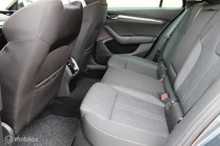 Škoda Octavia Skoda Octavia Combi 1.0 TSI Business Edition Plus, Stuur + stoel verwarming, Memory seats, Digitaal dashboard, Elektrische kofferbak, Head up display, Dodehoek detectie, Clima, App connect, Cruise, Navi. - afbeelding nr 17