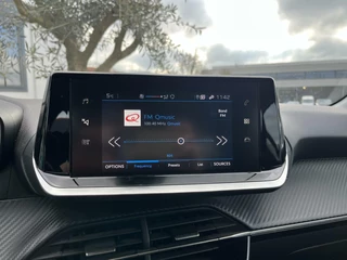 Peugeot 208 Peugeot 208 1.2 PureTech Allure Nieuwe D-Riem Navi Digital Cockpit Led verlichting CarPlay - afbeelding nr 15