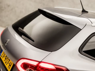 Peugeot 308 Peugeot 308 SW 1.2 PureTech Sport (PANORAMADAK, APPLE CARPLAY, GROOT NAVI, PARKEERSENSOREN, SPORTSTOELEN, GETINT GLAS, CRUISE, LANE ASSIST, NIEUWE APK, NIEUWSTAAT) - afbeelding nr 31