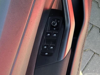 Volkswagen Polo Volkswagen Polo 2.0 TSI GTI, NIEUW MODEL, NAVI, AIRCO, CARPLAY, STOELVERWARMING, PARKEERSENSOREN VOOR/ACHTER, LICHTMETAAL 17