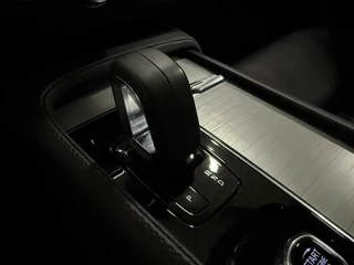 Volvo XC90 Volvo XC90 T8 Recharge AWD Inscription 7P. PANO/LUCHTVERING/TREKHAAK/H&K/360CAMERA/ACC/PILOT-ASSIST/LEER-SPORT/MEMORY/KEYLESS/CARPLAY/STANDKACHEL/PRIVACY/NET GROTE OH BEURT GEHAD!! - afbeelding nr 16