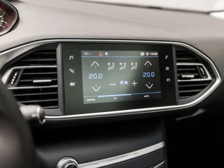 Peugeot 308 Peugeot 308 SW 1.2 PureTech Sport Automaat (PANORAMADAK, APPLE CARPLAY, STOELVERWARMING, ADAPTIVE CRUISE, SPORTSTOELEN, KEYLESS, GETINT GLAS, TREKHAAK, 360 CAMERA, NIEUWSTAAT) - afbeelding nr 27