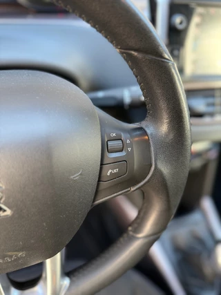 Peugeot 2008 Peugeot 2008 1.2 PureTech Style - afbeelding nr 36