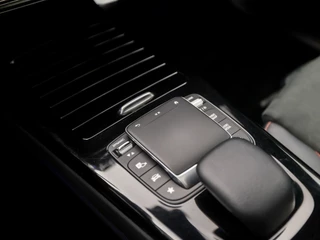 Mercedes-Benz A-Klasse 218Pk Automaat (SCHUIFDAK, APPLE CARPLAY, SFEERVERLICHTING, MEMORY SEATS, CAMERA, BURMESTER, LEDER/ALCANTARA, ADAPTIVE CRUISE, GETINT GLAS, NIEUWSTAT) - afbeelding nr 11