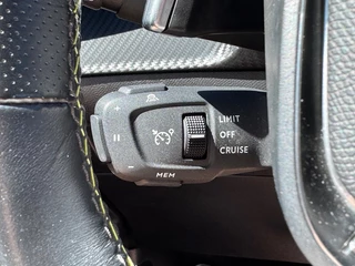 Peugeot 2008 Peugeot 2008 1.2 PURETECH AUT. GT-LINE LED NAVI PANO-DAK CAMERA CARPLAY AIRCO LMV PDC - afbeelding nr 13