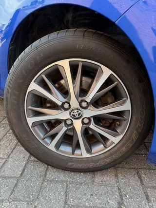 Toyota Yaris Toyota Yaris Hybrid 1.5 VVT-i 20th Edition - afbeelding nr 11