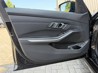 BMW 3 Serie BMW 3 Serie Touring 330e xDrive M-Sport PANO/LASER/360CAMERA/ADAPTIVE M-ONDERSTEL/ACC/LEER-ALCANTARA/19