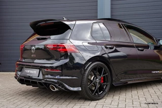 Volkswagen Golf Volkswagen Golf 8 GTI Clubsport | Pano | Matrix IQ | Alcantara | ACC | Rijdersauto Edition | Deep Black Pearl | Fabrieksgar. 2027 - afbeelding nr 7