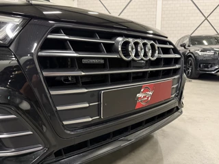 Audi Q5 Audi Q5 55 TFSI e quattro Competition 367PK S-Line PANO/LUCHTVERING/TREKHAAK/360CAMERA/MASSAGE/KEYLESS/MATRIX/VIRTUAL/CARPLAY/SFEER/19