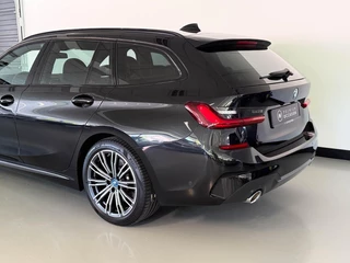 BMW 3 Serie BMW 3-serie Touring 330e 293pk M-Sport High Executive | Laser LED | Carplay | Adaptive cruise | Trekhaak - afbeelding nr 16