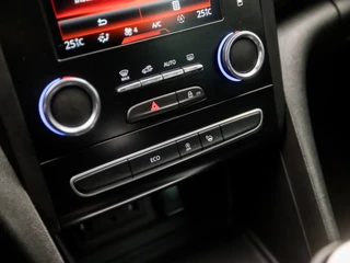 Renault Mégane Estate (APPLE CARPLAY, GROOT NAVI, CAMERA, BOSE AUDIO, LEDER, TREKHAAK, SPORTSTOELEN, KEYLESS, PARKEERSENSOREN, NIEUWE APK, NIEUWSTAAT) - afbeelding nr 9