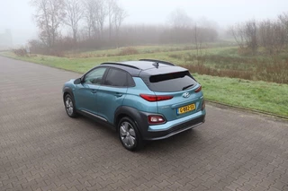 Hyundai Kona Hyundai Kona EV Premium 64 kWh leder stoelverwarming+koeling adaptive cruise & climate control carplay android auto krell - afbeelding nr 57