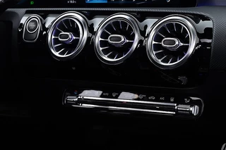 Mercedes-Benz A-Klasse Mercedes-Benz A-Klasse 250 e AMG Plug-In Hybride Night Ed. | PANORAMADAK | NAVI | Full LED - afbeelding nr 11